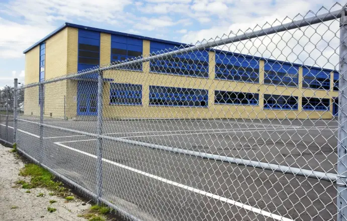 chain link fence application in commercials